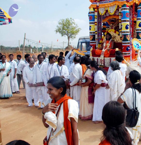 File:20091229DSC 8081 CMP WM00100 Procession.jpg