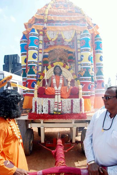 File:20091229DSC 8131 CMP WM00100 Procession.jpg