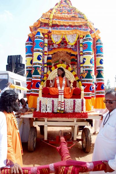 File:20091229DSC 8138 CMP WM00100 Procession.jpg