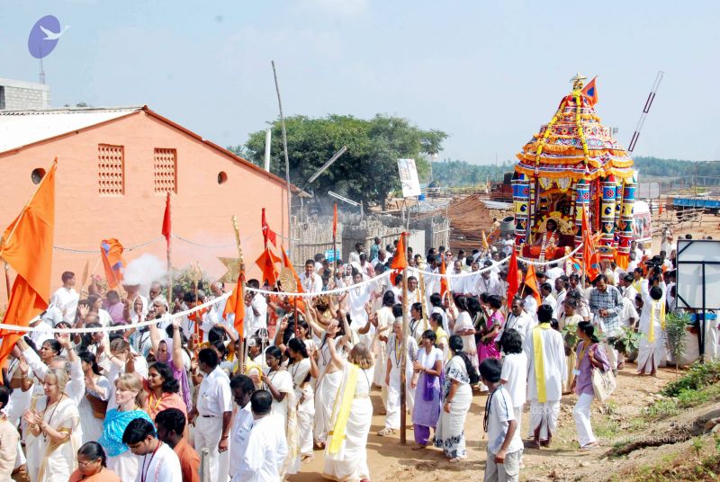 File:20091229DSC 8194 CMP WM00100 Procession.jpg