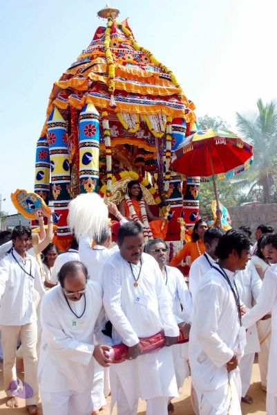 File:20091229DSC 8248 CMP WM00100 Procession.jpg