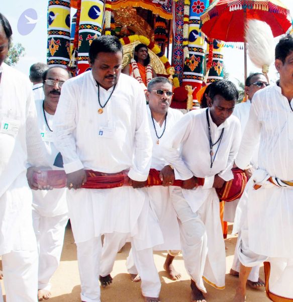 File:20091229DSC 8268 CMP WM00100 Procession.jpg