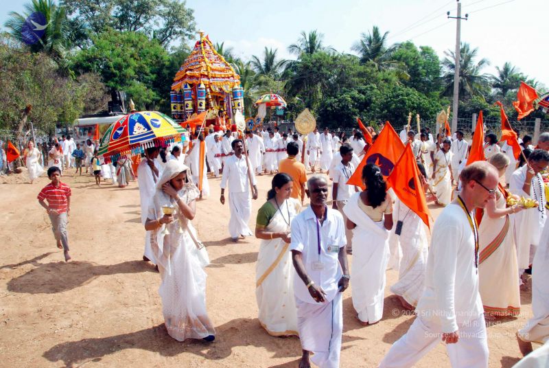 File:20091229DSC 8285 CMP WM00100 Procession.jpg