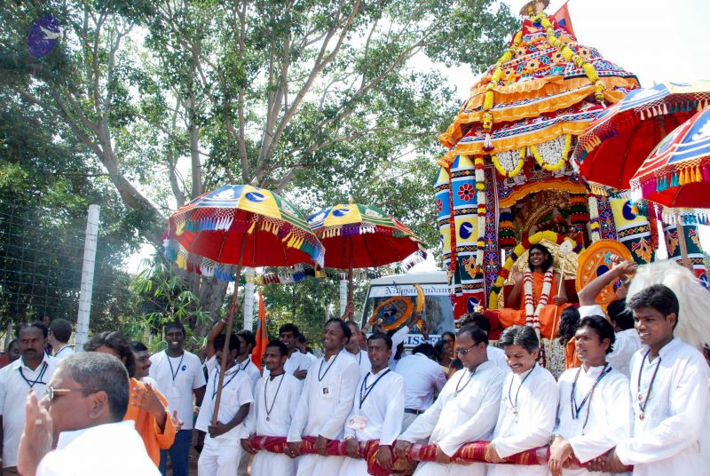 File:20091229DSC 8377 CMP WM00100 Procession.jpg