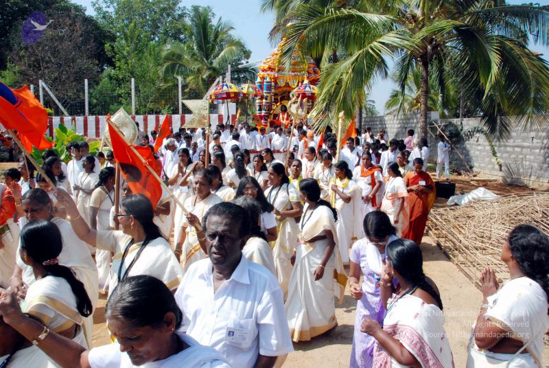 File:20091229DSC 8410 CMP WM00100 Procession.jpg