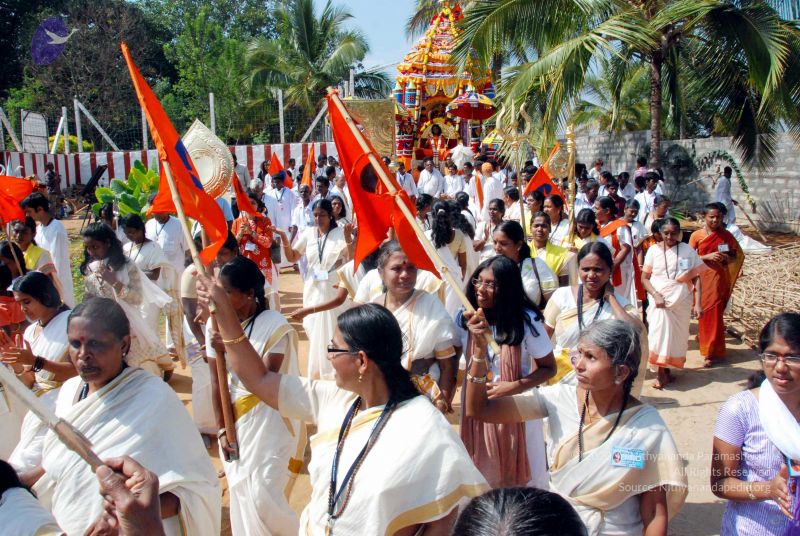 File:20091229DSC 8412 CMP WM00100 Procession.jpg
