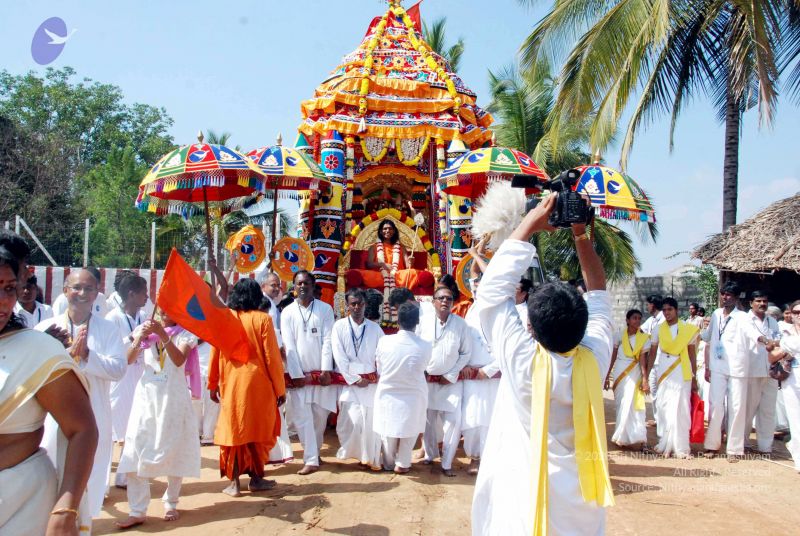 File:20091229DSC 8419 CMP WM00100 Procession.jpg