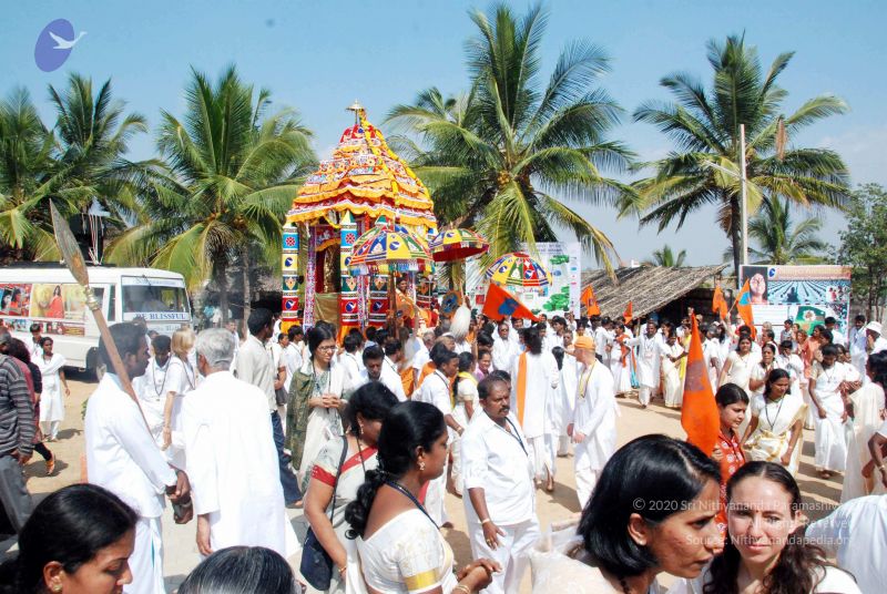 File:20091229DSC 8431 CMP WM00100 Procession.jpg