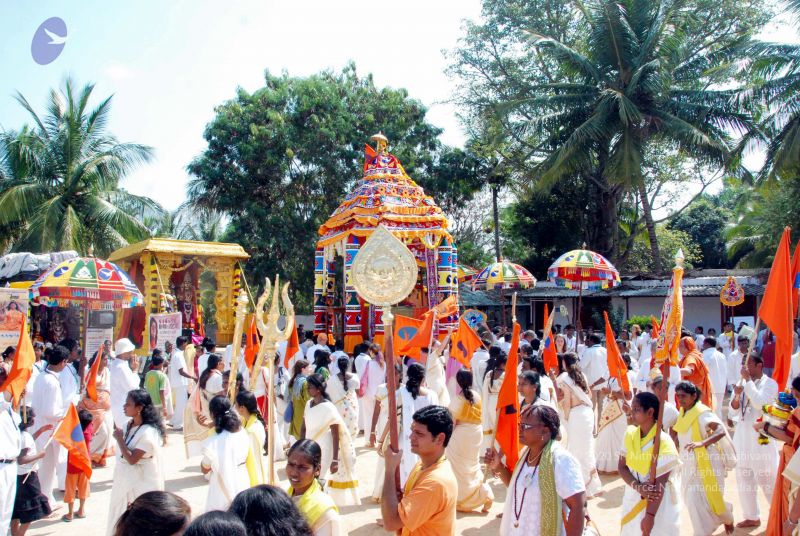 File:20091229DSC 8479 CMP WM00100 Procession.jpg