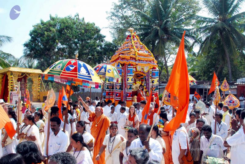 File:20091229DSC 8484 CMP WM00100 Procession.jpg