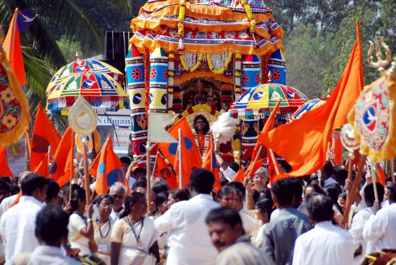 File:20091229DSC 8502 CMP WM00100 Procession.jpg