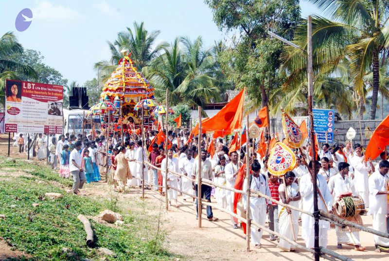 File:20091229DSC 8505 CMP WM00100 Procession.jpg