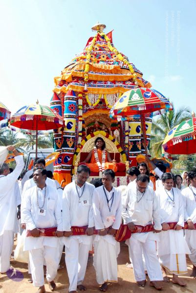 File:20091229DSC 8536 CMP WM00100 Procession.jpg