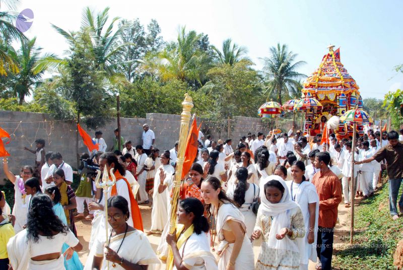 File:20091229DSC 8550 CMP WM00100 Procession.jpg