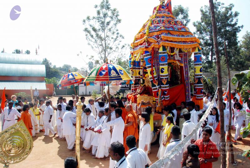 File:20091229DSC 8562 CMP WM00100 Procession.jpg