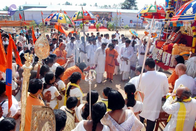 File:20091229DSC 8617 CMP WM00100 Procession.jpg