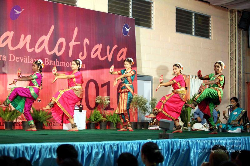 File:20091229IMG 1143 CMP WM01.jpg