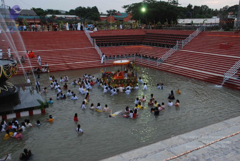 File:20100726 Photo 1300 1x87yG4N9YL2JACSRNG2Dko TLuytEmfs.JPG