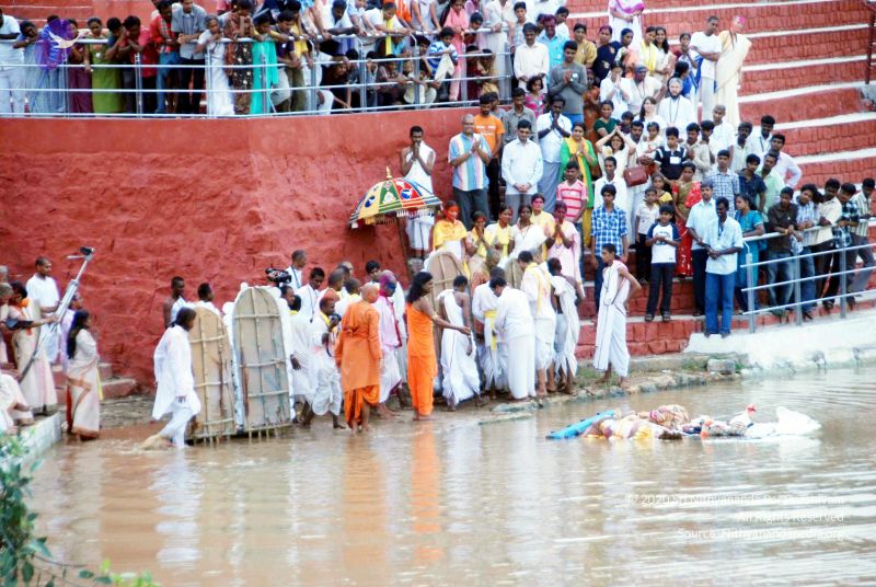 File:20101017DSC 6149 CMP WM0001000.jpg