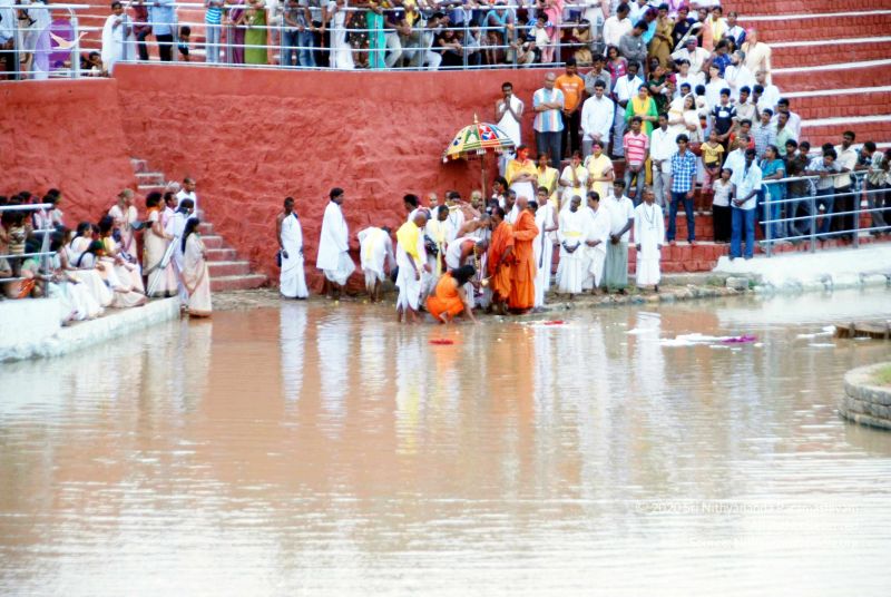 File:20101017DSC 6215 CMP WM0001000.jpg