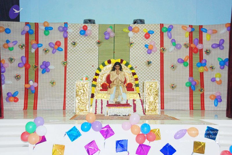 File:2010 PhotoAbum more 3164 CMP WM.jpg