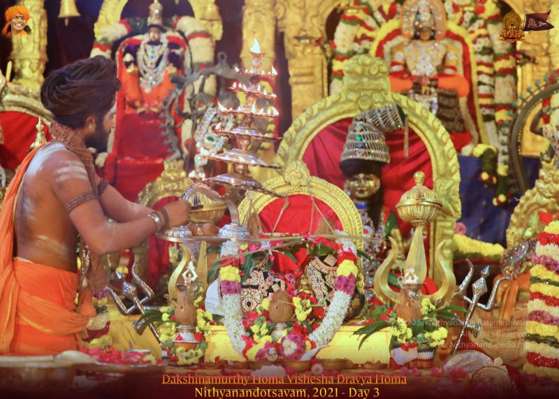 File:ADIKAILASA-2021-12-21-13xRZeclSmbHf0gqS1W OxAGUp5OWNawu.jpg