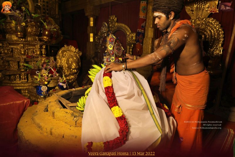 File:ADIKAILASA-2022-03-13-146PmqxzbcC7k6pVzYi12Bux9VVd-r1f1.jpg
