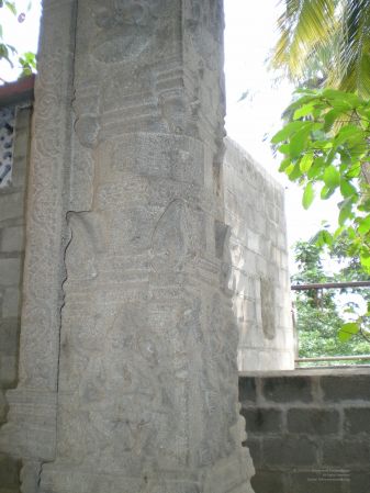 ArunachaleshwaraTemple KrittikaMandapam 2007-08 Pillars 12 watermarked.jpg
