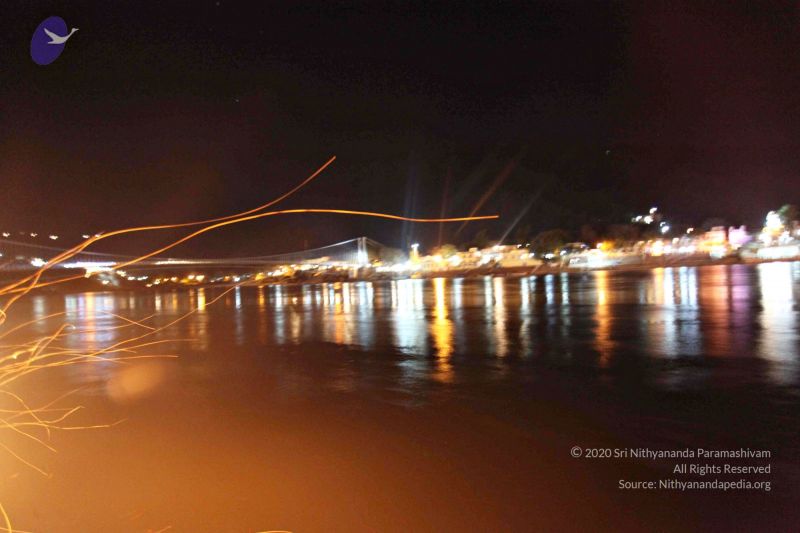 File:Batch20140318 7900 CMP WM.jpg