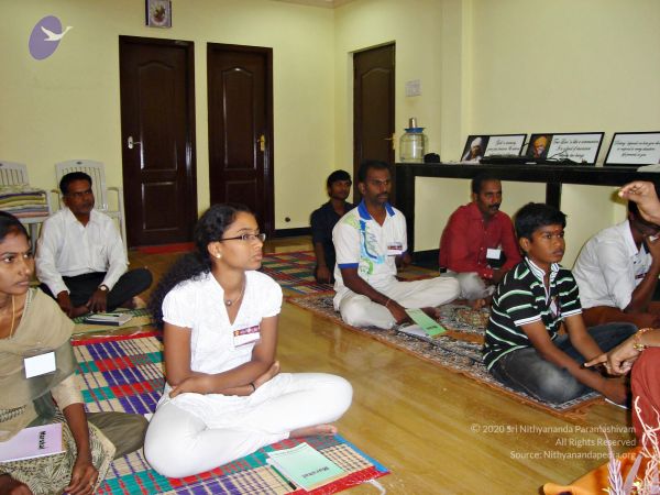 Batch 2014-02feb-02nd-nithyananda-diary-ndy-thiruvanmiyur-participant-listening-to-session-by-acharya-1 CMP WM.jpg