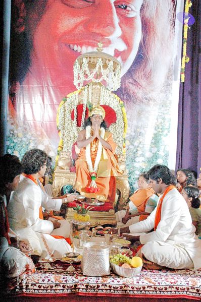 File:Batch batch DSC 2540 CMP WM.jpg