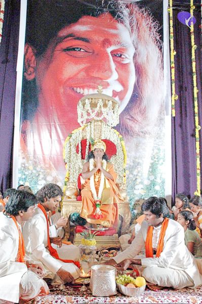 File:Batch batch DSC 2553 CMP WM.jpg