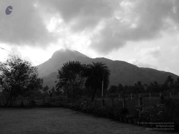 HILL Tiruvannamalai Arunachala 6Apr2007 (33)-32.jpg