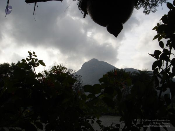 HILL Tiruvannamalai Arunachala 6Apr2007 (34)-33.jpg