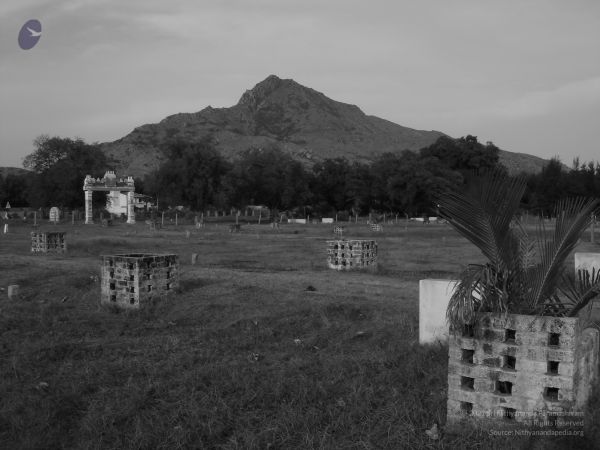 HILL Tiruvannamalai Arunachala 6Apr2007 (66)-56.jpg