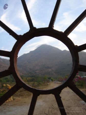 HILL Tiruvannamalai Arunachala 6Apr2007 (72)-62.jpg