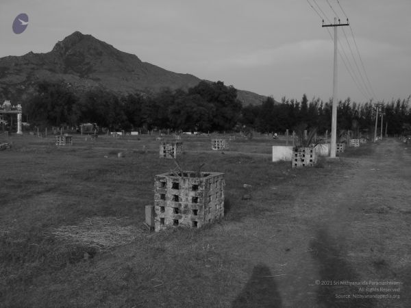 HILL Tiruvannamalai Arunachala 6Apr2007 (98)-88.jpg
