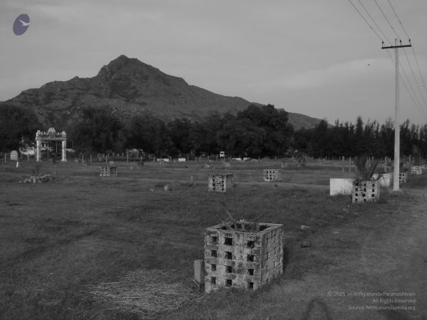HILL Tiruvannamalai Arunachala 6Apr2007 (99)-89.jpg