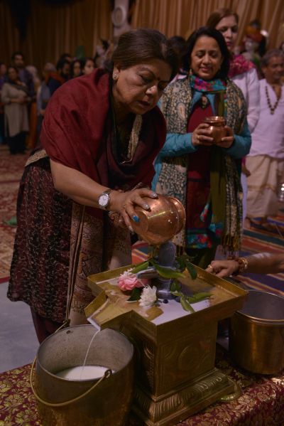 File:KAILASA-LOS-ANGELES--USA-2019-03-04-1sYxxeeLhAHBJi4IqW1UVTeqq PhJOJff.jpg