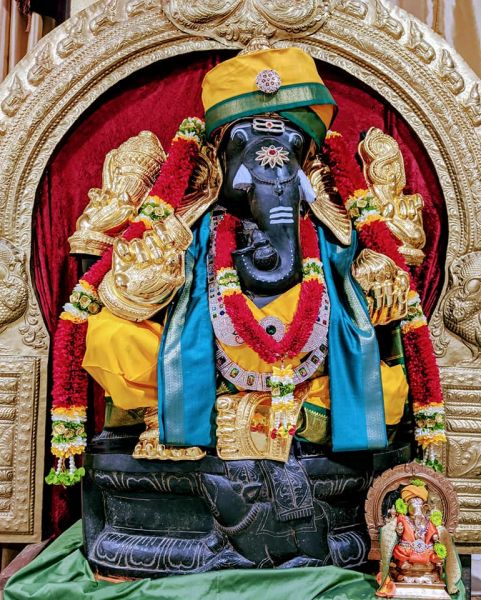 File:KAILASA-LOS-ANGELES--USA-2020-04-14-1ThKXYOXrYMKfE jiOSez4W12pXKozriw.jpg