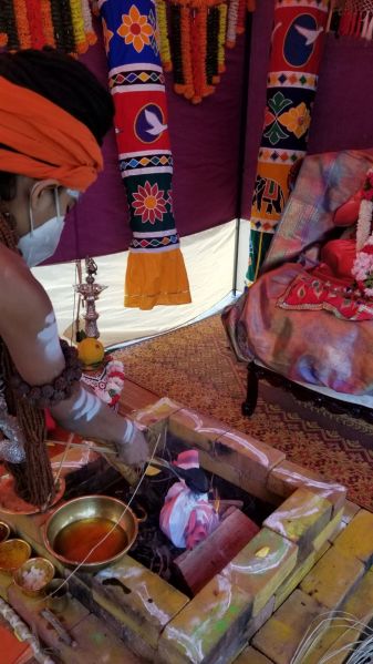 File:KAILASA-LOS-ANGELES--USA-2021-01-04-1MX8XAkg4MUCSzqakyrYilmSg3j N7gkk.jpg