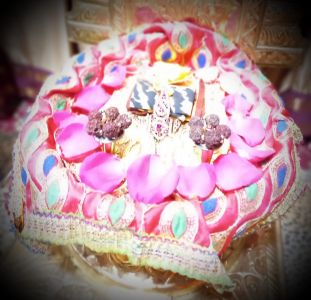 KAILASA-LOS-ANGELES--USA-2021-12-30-1yb-w6kGuMOf0s3f0PeIV07 c6jiaq8Yp.jpg