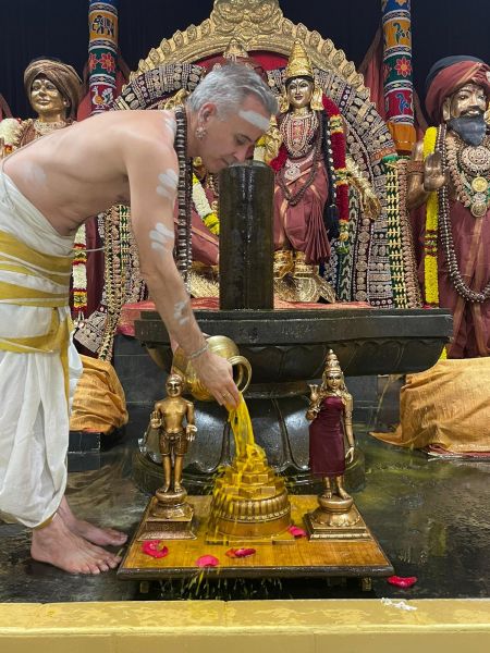 File:KAILASA-LOS-ANGELES--USA-2022-07-21-1wHneVmC5Ur6uHAx3K3 sOUikup4sYBZV.jpg