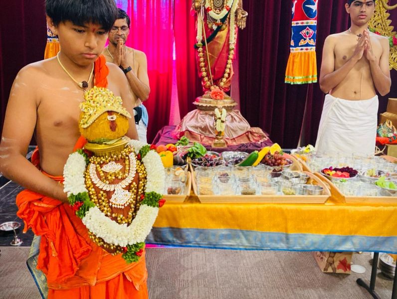 File:KAILASA-SEATTLE--USA-2021-08-10-14kvmaJB6wPHp5gCbZOLLBwgeIM dZR p.jpg