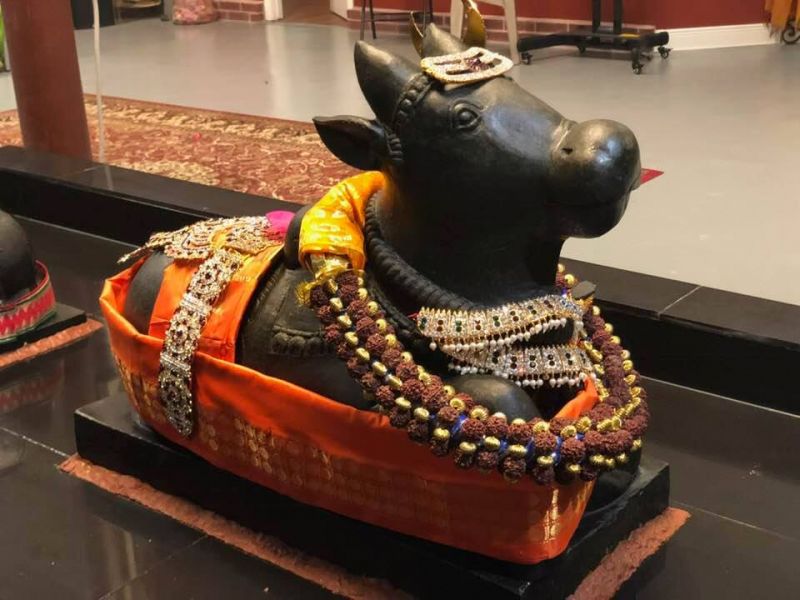 File:KailasaInHouston Nandhi.jpg