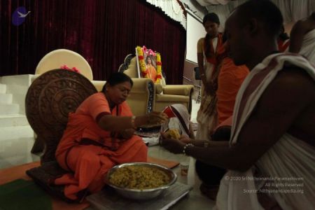 Nithyananda-Annalaya-2011-01-01-1RSz8oZEHUU9Zr1oIz8SjZ3o-p hfafsO.jpg