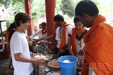 Nithyananda-Annalaya-2011-01-01-1TIwhiwK7xUXPEK91nwq vmB0GZ0-iixb.jpg