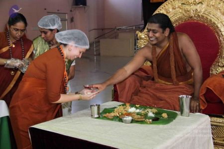 Nithyananda-Annalaya-2013-01-01-1DQjS1vH-YD6rM-lV3g ZND8g N9sTO0w.jpg