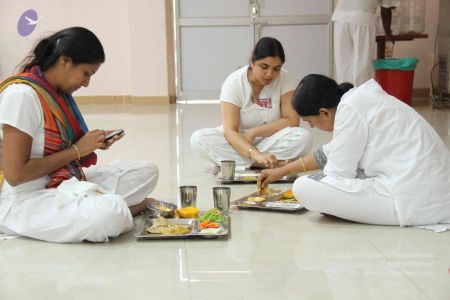 Nithyananda-Annalaya-2013-01-01-1WZH7UsHJGdbV6XAWVBaorXt GhFCtIl4.jpg