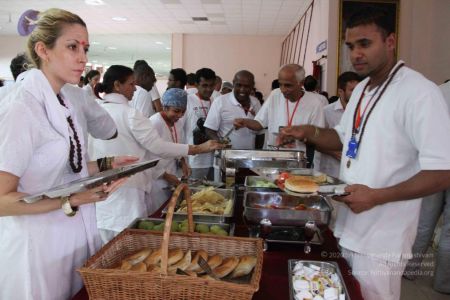 Nithyananda-Annalaya-2013-01-01-1 ZGfHAiODZMMOsRamkqnZ4q g8ncAUo .jpg